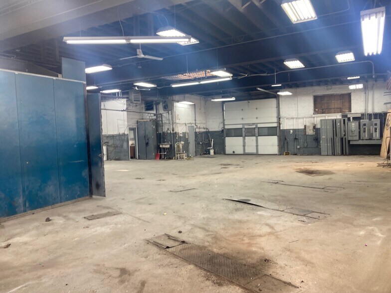 More Photos Of 4344 Bronx Blvd, Bronx Service For Sale