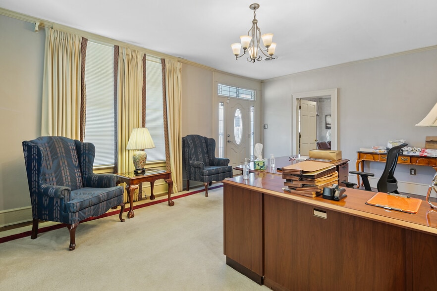 More Photos Of 127 S Cool Spring St, Fayetteville Office For Sale