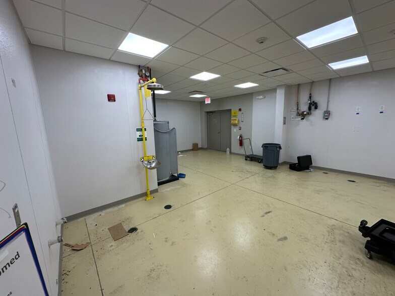 More Photos Of 422 Drive In Ln, Moncks Corner Medical For Lease