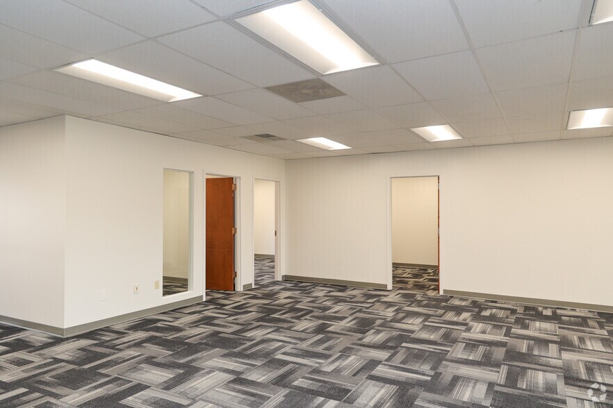 More Photos Of 7500 E Independence Blvd, Charlotte Unknown For Lease