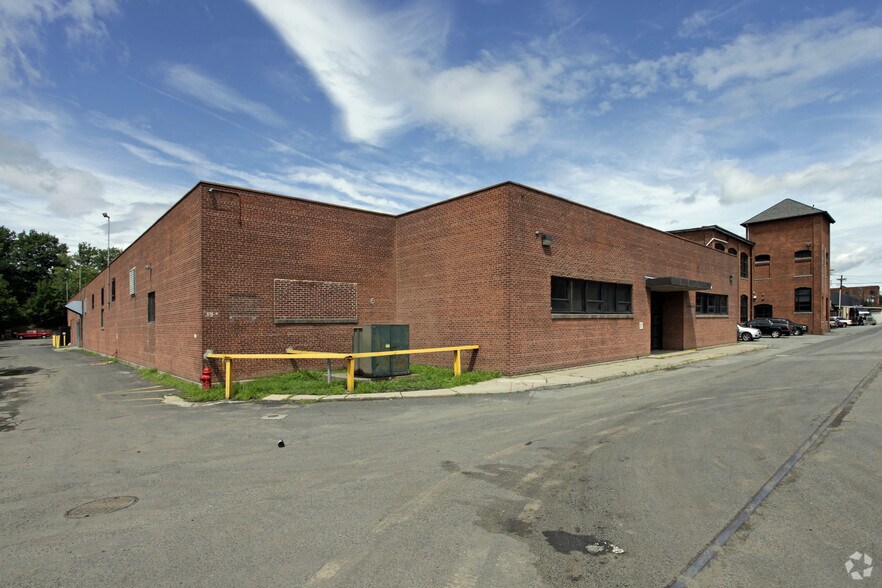 More Photos Of 141 Lanza Ave, Garfield Unknown For Lease