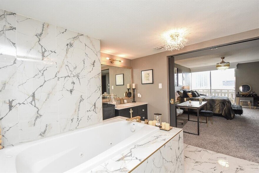 More Photos Of 2016 Main St, Houston Apartments For Sale