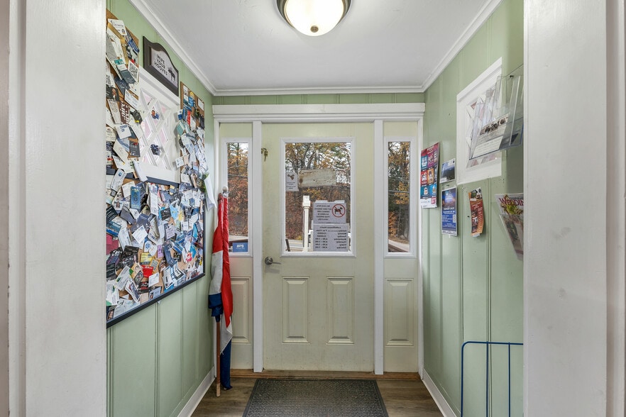 More Photos Of 136 Daniel Webster Hwy, Meredith General Retail For Sale