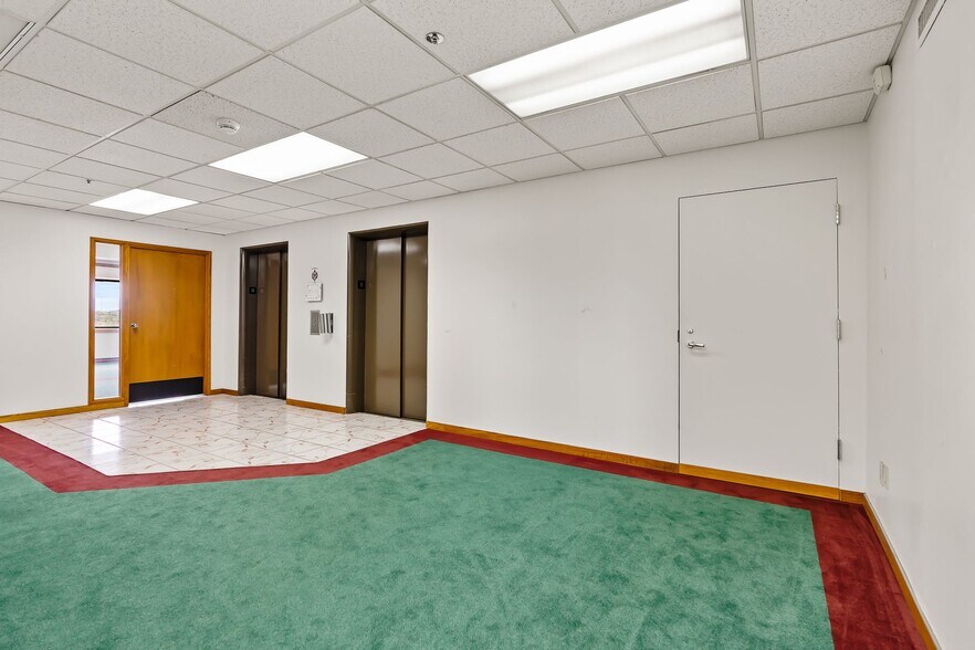 More Photos Of 402 E Yakima Ave, Yakima Office For Lease