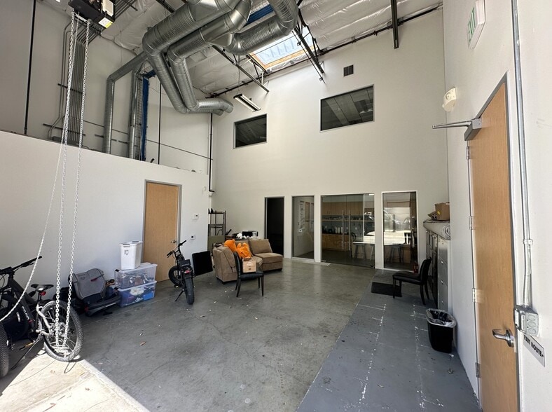 More Photos Of 59 Peters Canyon Rd, Irvine Research And Development For Sale