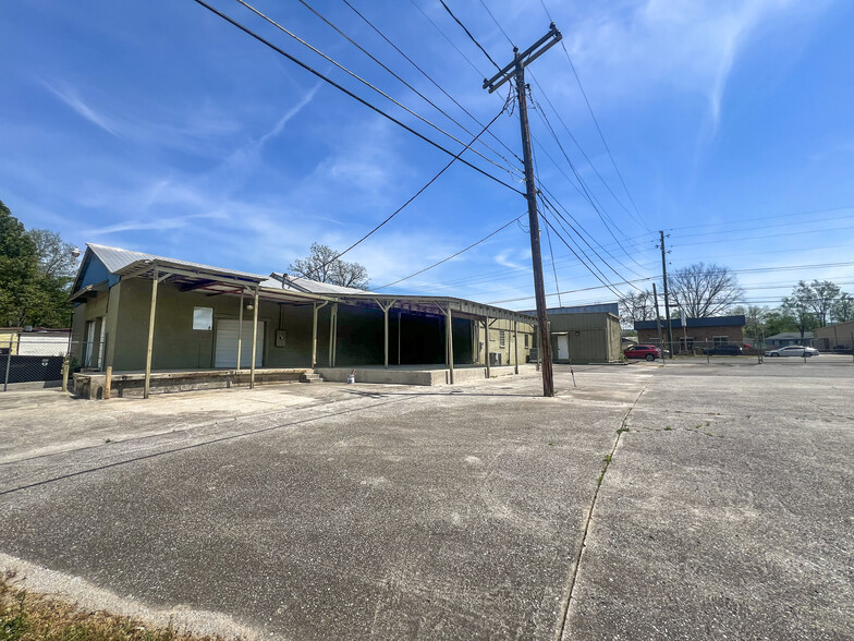 Primary Photo Of 2121 Meridian Ave, Huntsville Flex For Lease