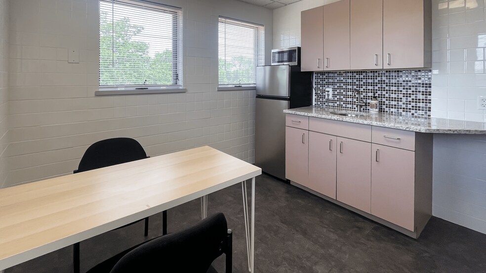 More Photos Of 49 Tolland Tpke, Manchester Medical For Lease