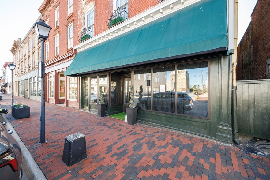 More Photos Of 100 N Sycamore St, Petersburg Storefront Retail Residential For Sale