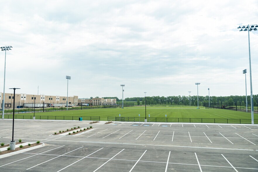 More Photos Of Horizons Parkway and I-635, Riverside Land For Lease