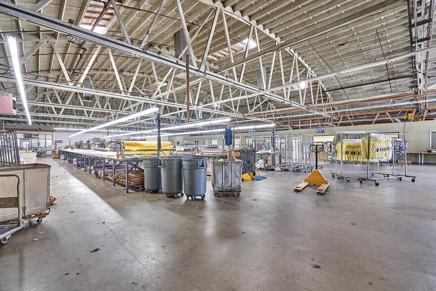More Photos Of 3001 S San Pedro St, Los Angeles Warehouse For Sale