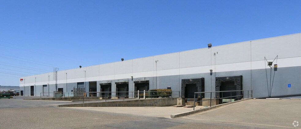 More Photos Of 4119 S Market Ct, Sacramento Unknown For Lease