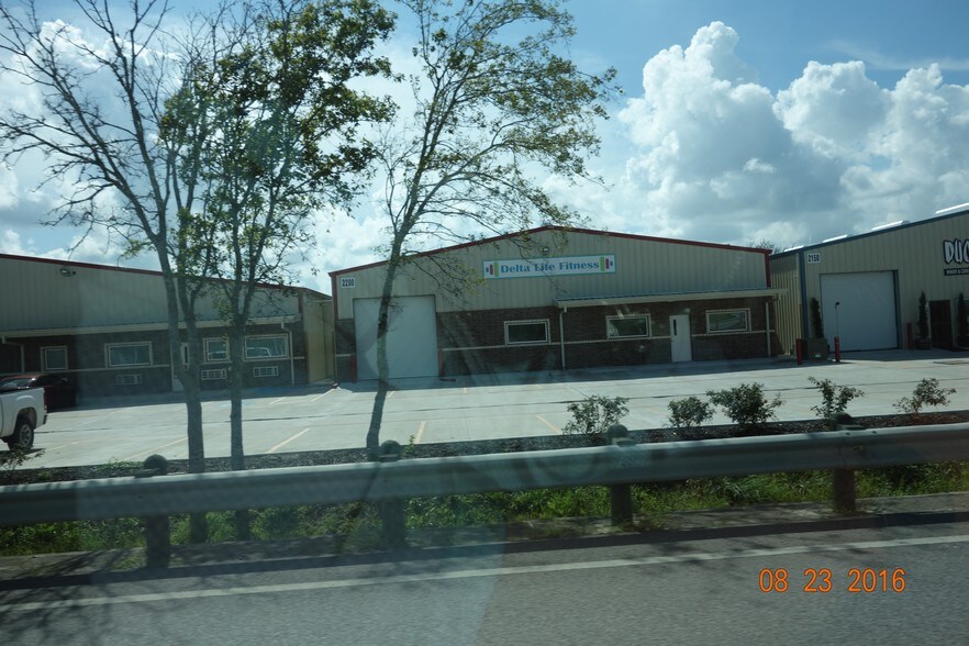 More Photos Of 2260 Dickinson Ave, Dickinson Warehouse For Lease
