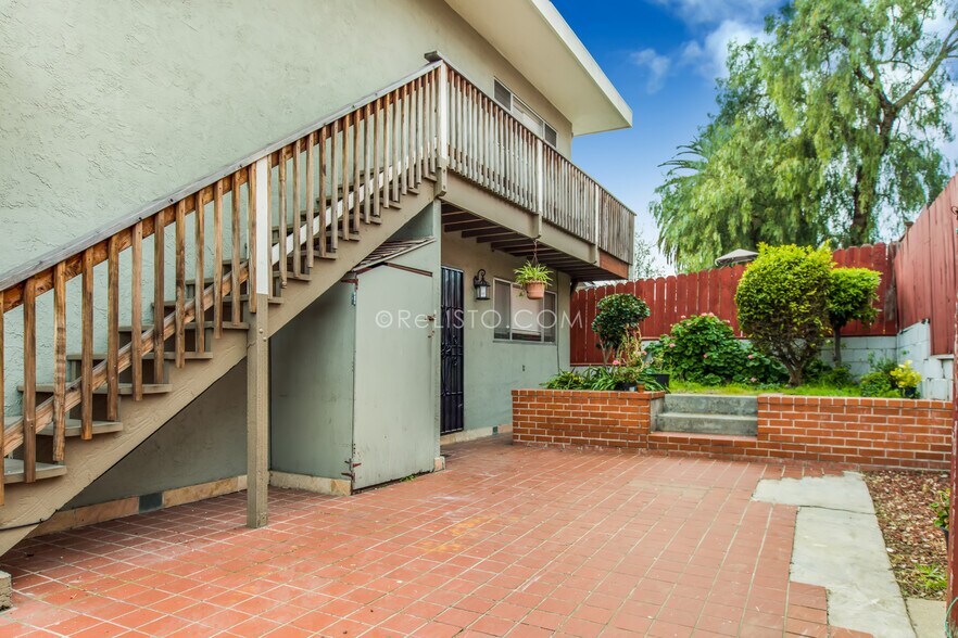 More Photos Of 2105 48th Ave, Oakland Apartments For Sale