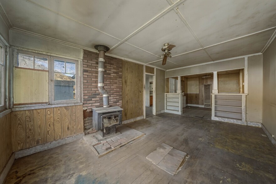 More Photos Of 3527 CA-20 Hwy, Upper Lake Flex For Sale