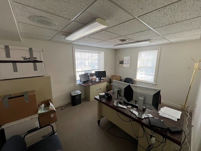 More Photos Of 3 Mound Ct, Merrimack Medical For Sale