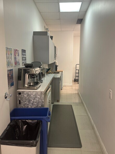 More Photos Of 300 Alton Rd, Miami Beach Office For Lease