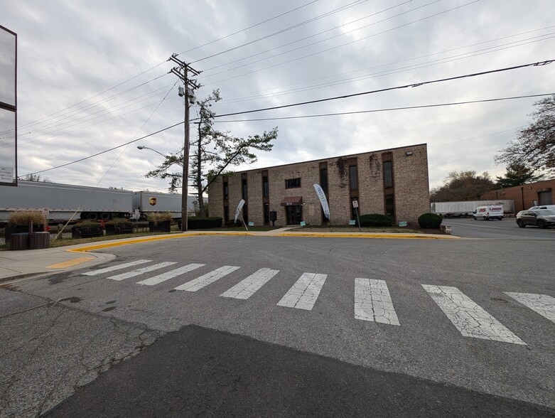 More Photos Of 5113-5123 Berwyn Rd, College Park Unknown For Lease