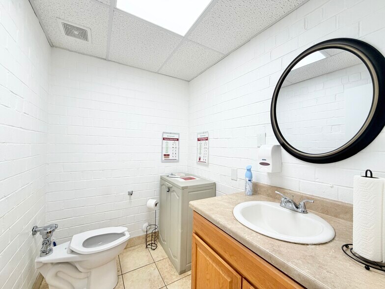 More Photos Of 1330 Mercer St, Princeton Office For Sale