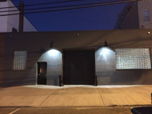 More Photos Of 910 Grand Ave, North Bergen Warehouse For Lease