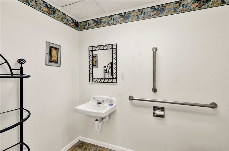 More Photos Of 345 N Main St, Bernville Industrial For Sale