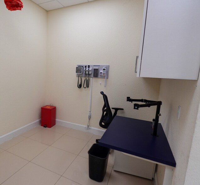 More Photos Of 6623 S Zarzamora St, San Antonio Freestanding For Lease