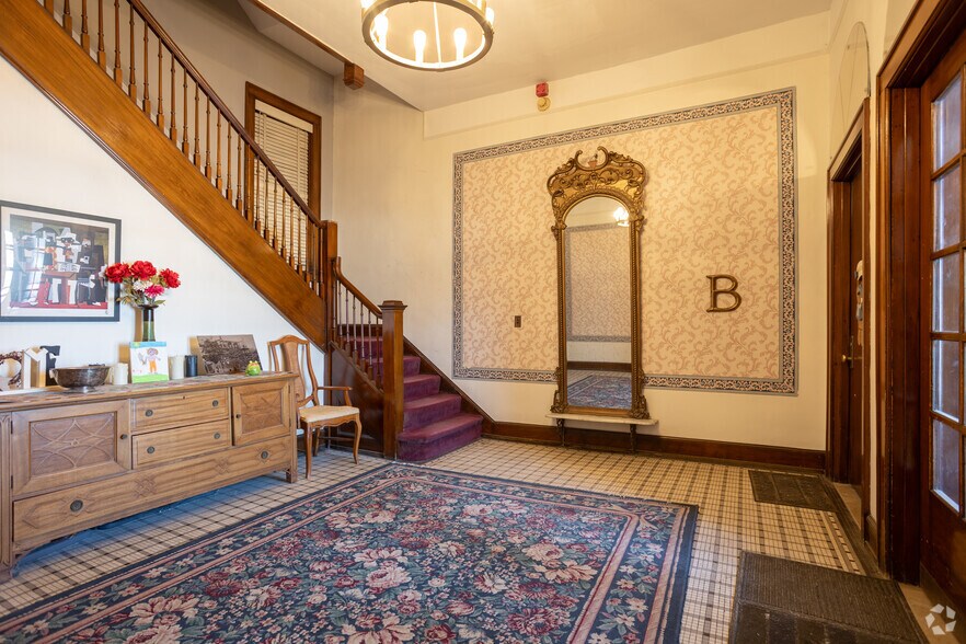 More Photos Of 814 Center Ave, Bay City Apartments For Sale