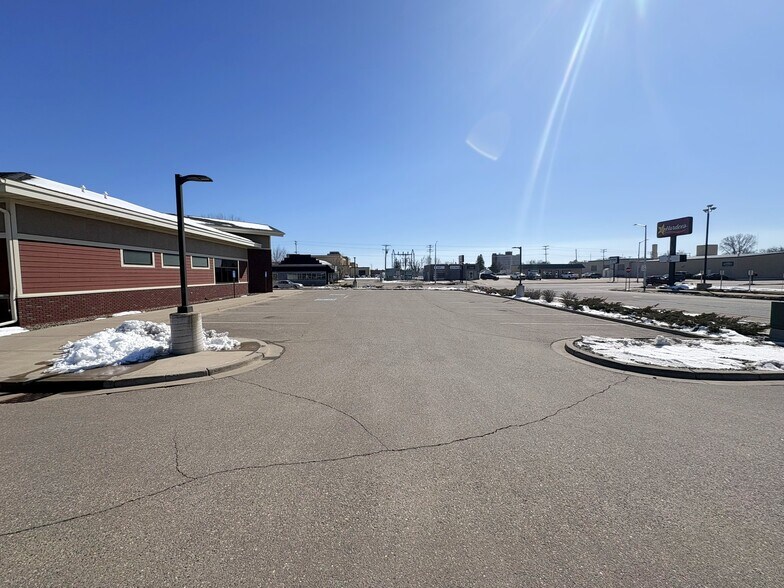 More Photos Of 209 Washington St, Brainerd General Retail For Sale