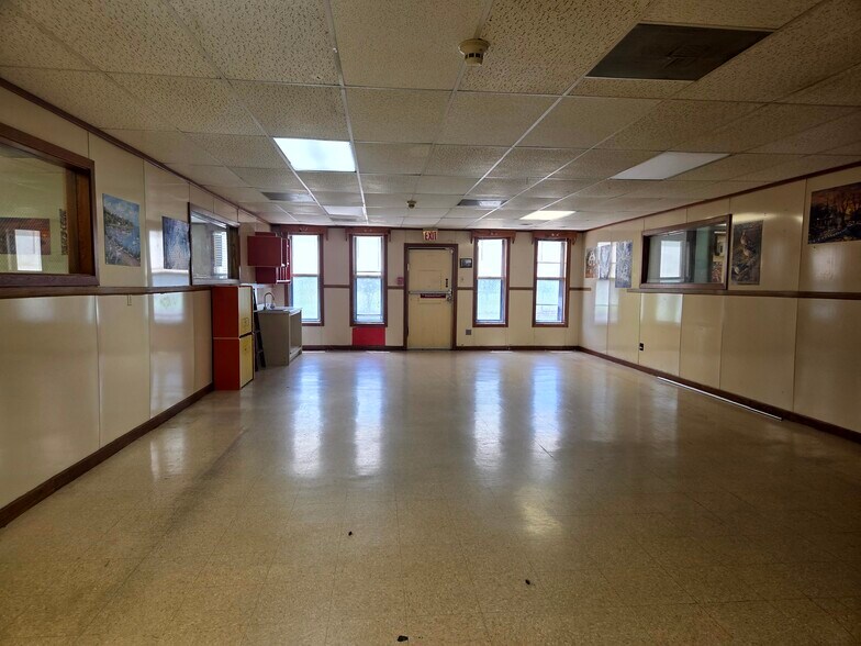 More Photos Of 2222 Belt Line Rd, Garland Religious Facility For Lease