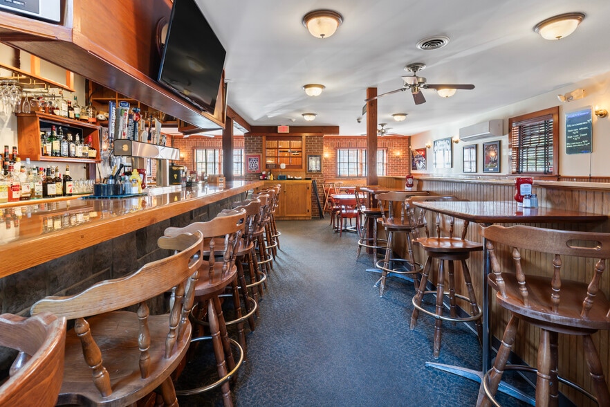More Photos Of 52 Post Rd, Wells Restaurant For Sale