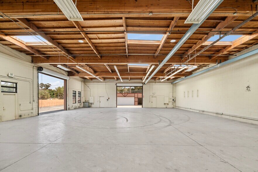 More Photos Of 501 Industrial Way, Fallbrook Manufacturing For Lease