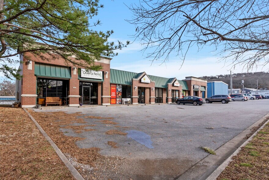 More Photos Of 380-392 E Sunbridge Dr, Fayetteville General Retail For Lease