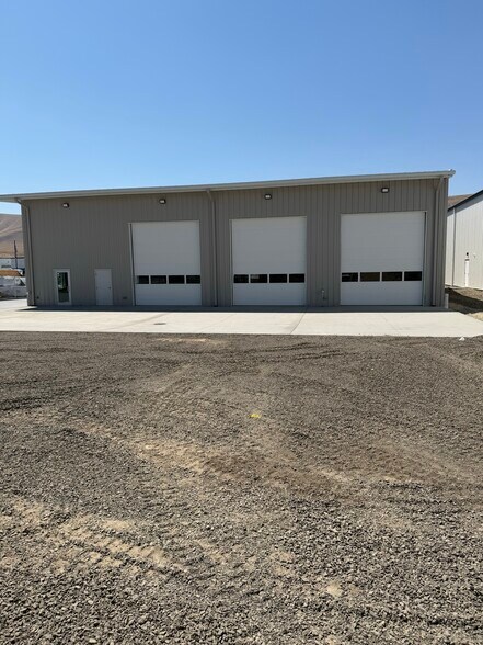 More Photos Of 1610 Dale Ave, Benton City Warehouse For Lease
