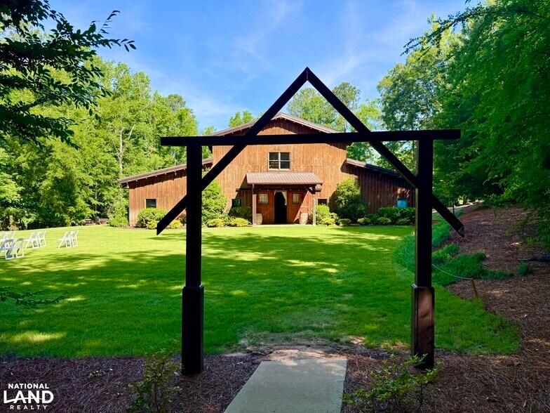 More Photos Of 701 Wingert Road rd, Greenwood Specialty For Sale