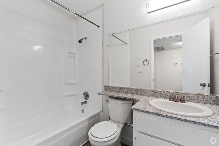 More Photos Of 2626 Marigold Ln, Sacramento Apartments For Sale