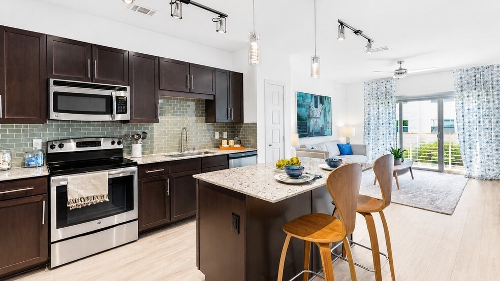 More Photos Of 660 Yorktown St, Dallas Apartments For Sale