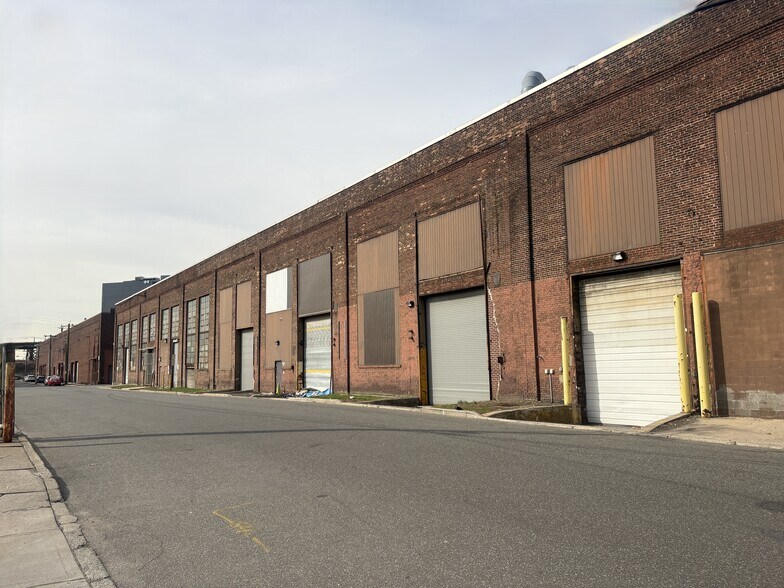 Primary Photo Of 700-800 1st St, Harrison Warehouse For Lease