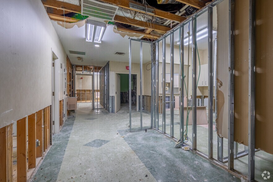 More Photos Of 6605 Stage Rd, Memphis Medical For Lease