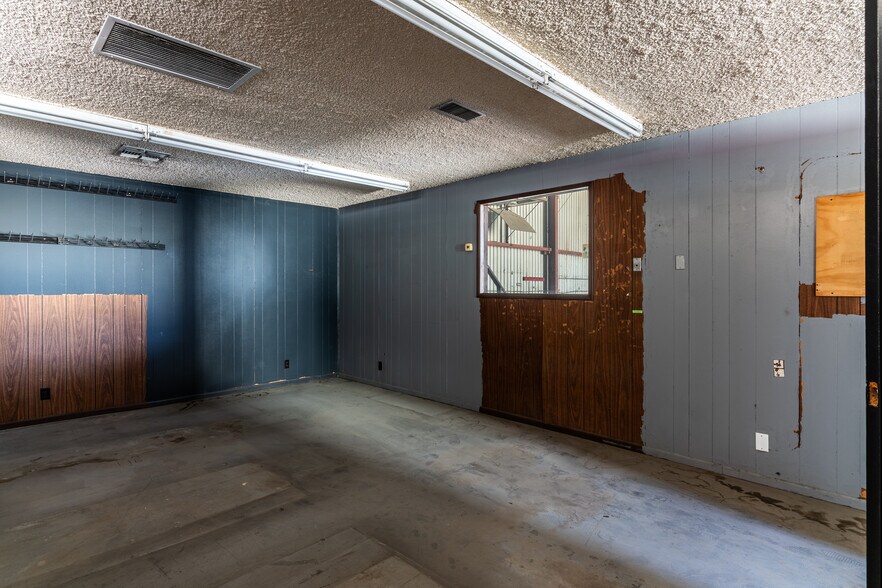 More Photos Of 68686 Summit Dr, Cathedral City Service For Sale