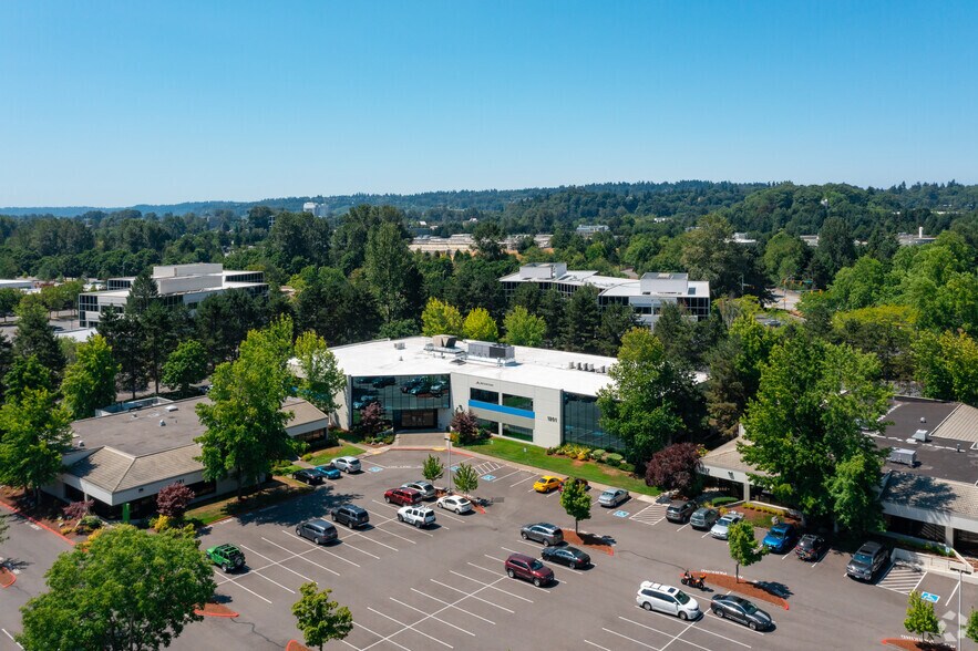 More Photos Of 923 Powell Ave SW, Renton Unknown For Lease