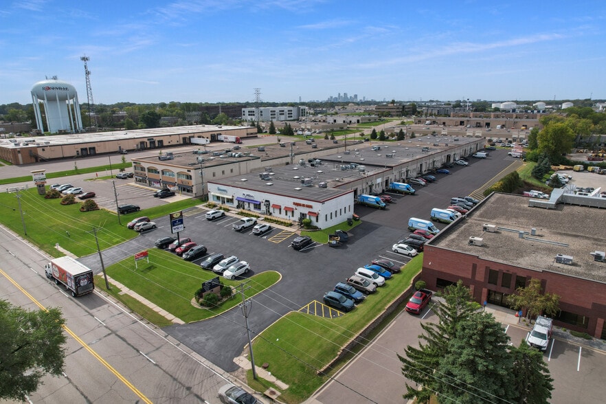More Photos Of 2579-2605 N Fairview Ave N, Roseville Warehouse For Lease