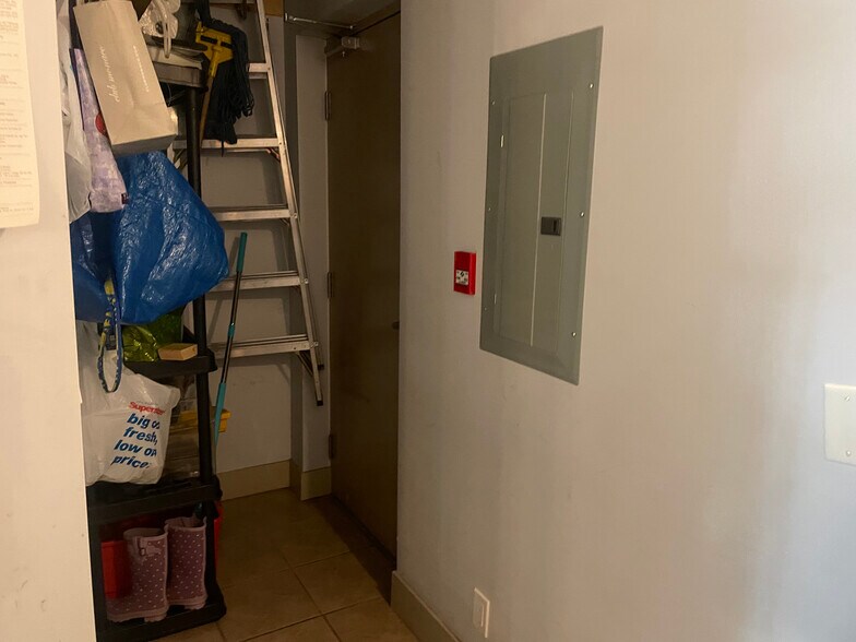 More Photos Of 12350 Harris Rd, Pitt Meadows Apartments For Sale