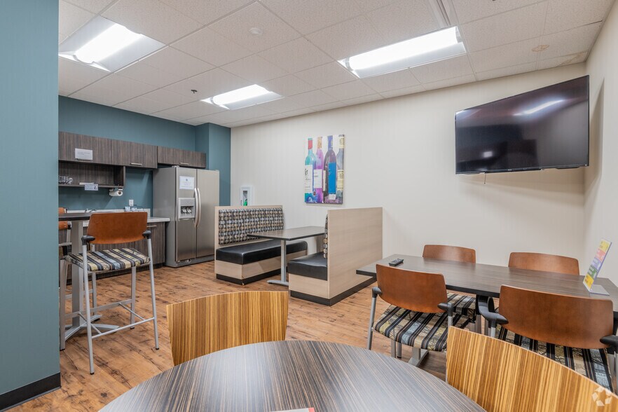 More Photos Of 2377 Gold Meadow Way, Gold River Unknown For Lease