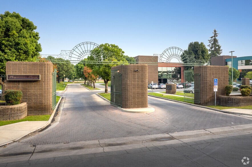 More Photos Of 4000 Physicians Blvd, Bakersfield Medical For Sale