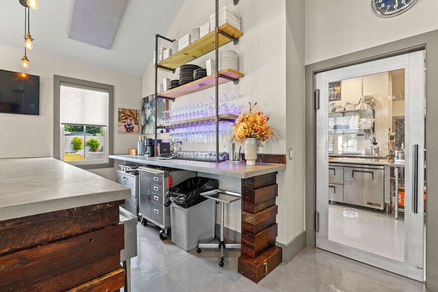More Photos Of 1766 14th Ave, Vero Beach Restaurant For Sale