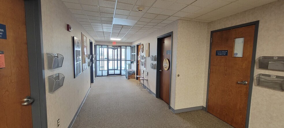 More Photos Of 32 Line St, Dunmore Office For Sale