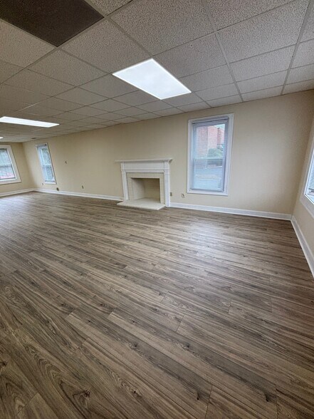 More Photos Of 1231-1249 Mall Dr, Richmond Medical For Lease