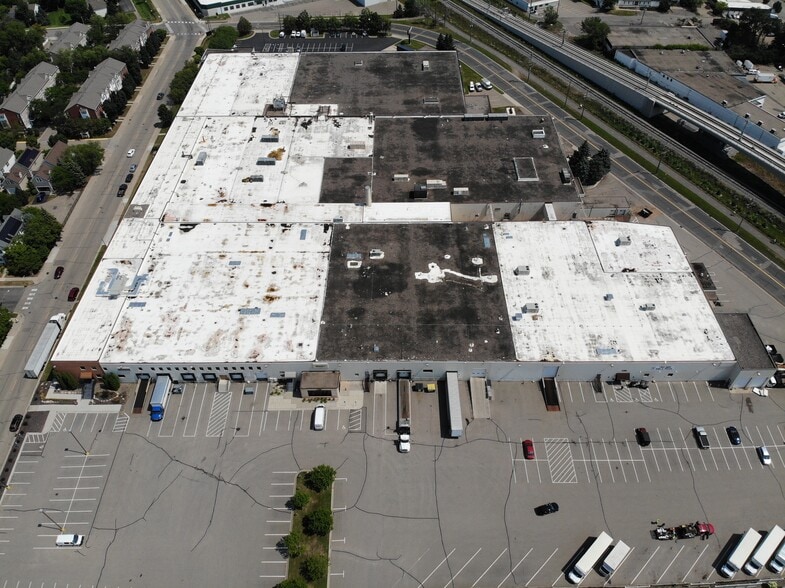 More Photos Of 125-175 Jackson Ave N, Hopkins Light Distribution For Lease