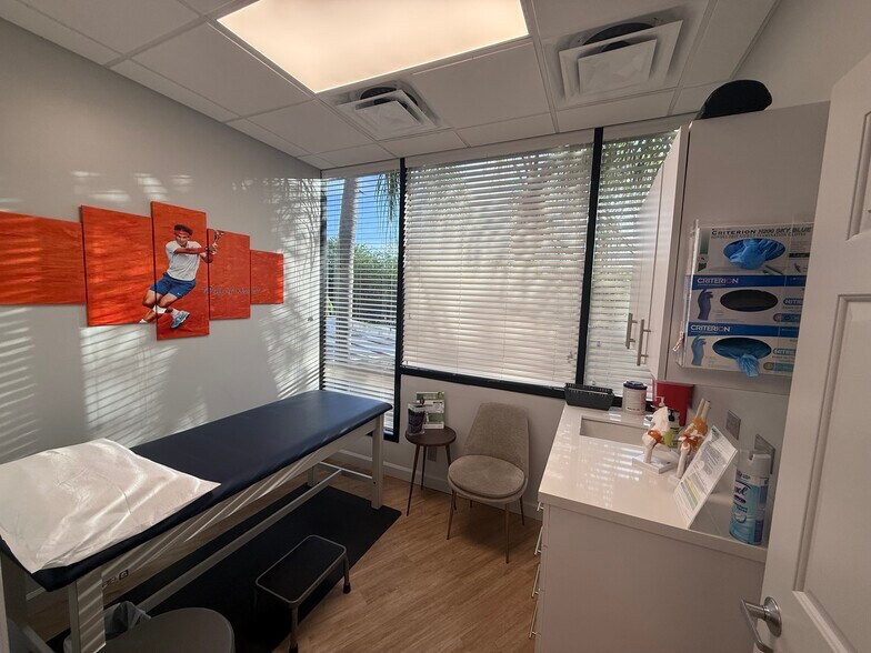 More Photos Of 9970 S Central Park Blvd, Boca Raton Medical For Lease