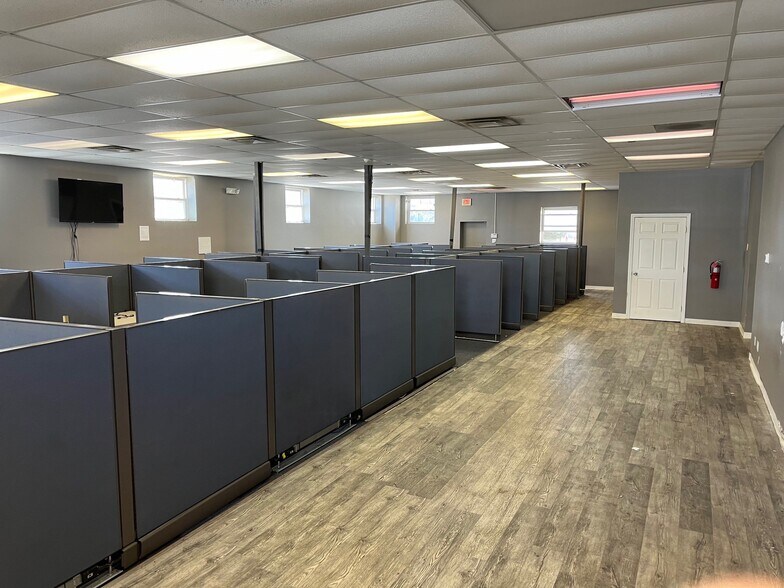 More Photos Of 214 Cherry Ave, Voorhees Office For Lease