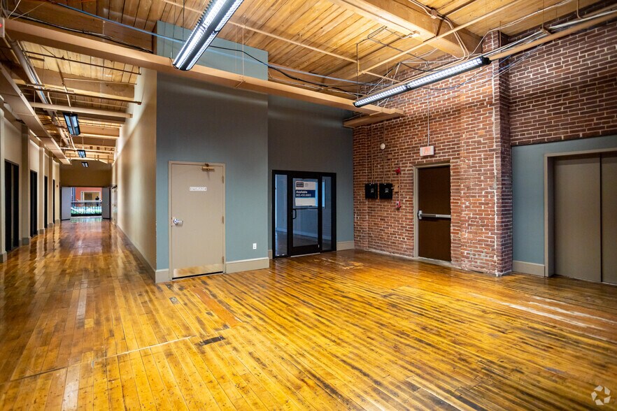 More Photos Of 2200-2300 Sutherland Ave, Knoxville Office For Lease